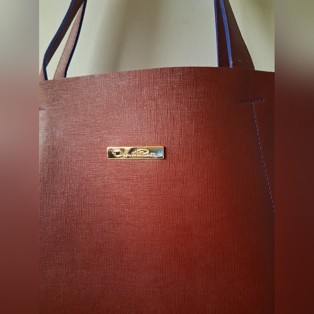 Oscar de la Renta Burgundy Structured Tote – Designer Shoulder Bag, 18.5” Wide - Picture 3 of 10